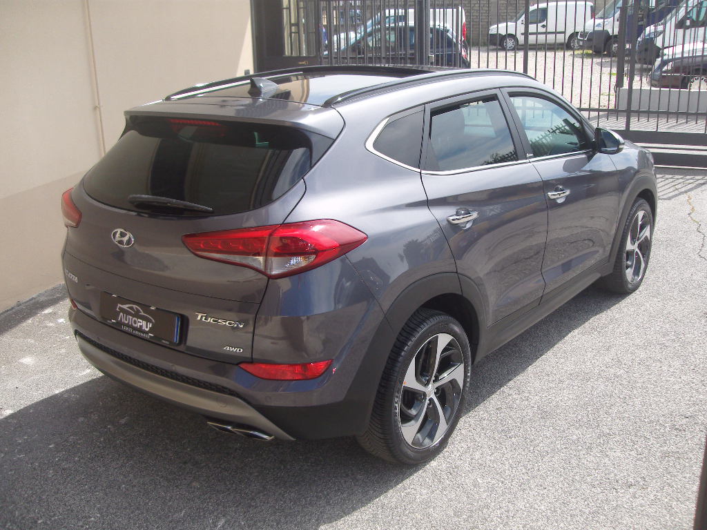 HYUNDAI TUCSON 2.0 DCI 4X4 CON TETTO APRIBILE