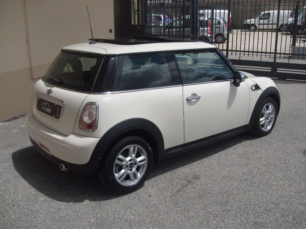MINI COOPER 1.6 D CON TETTO APRIBILE
