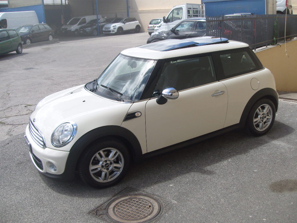MINI COOPER 1.6 D CON TETTO APRIBILE