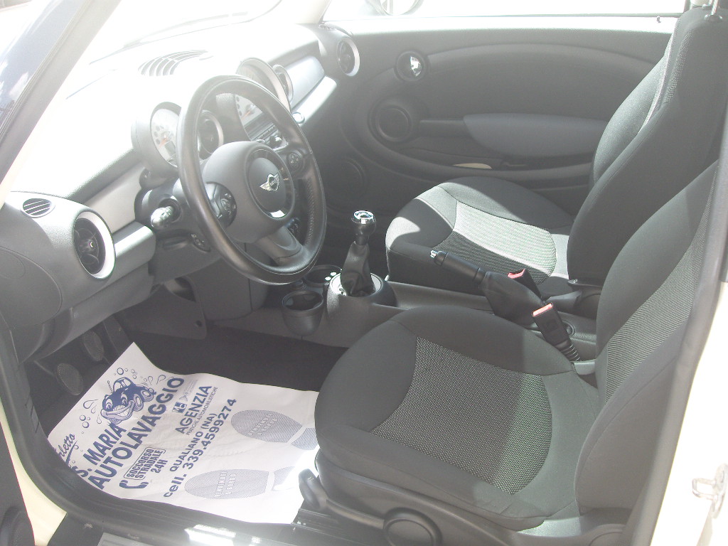 MINI COOPER 1.6 D CON TETTO APRIBILE