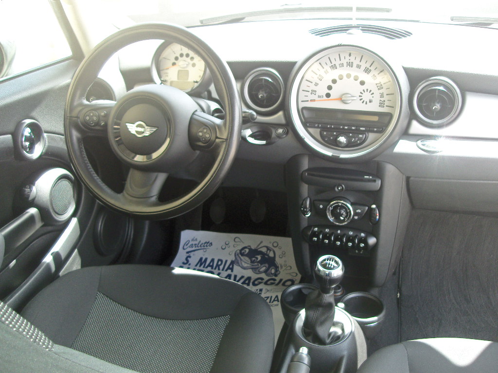 MINI COOPER 1.6 D CON TETTO APRIBILE